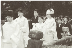 1989年2月28日、故郷・熊本水前寺公園で挙式